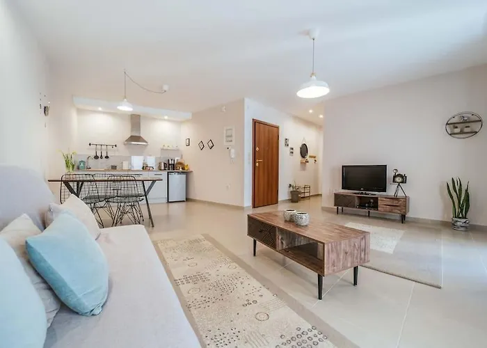 Nelly\'S Home